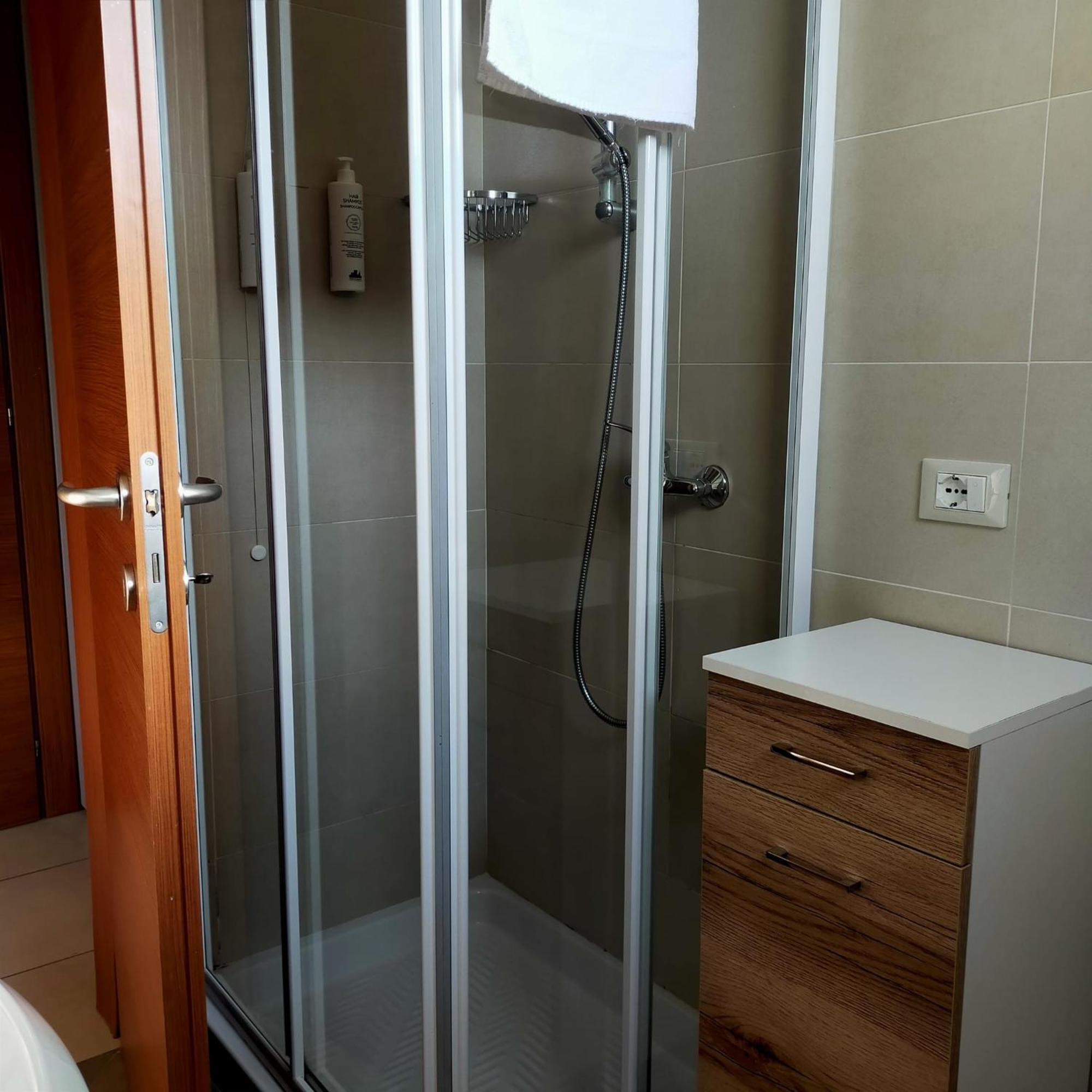 Residence Fiore Rosso Сірміоне Номер фото